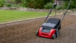 Vertikutierer bei Neuanlage einsetzen: DIY-Schritte fuer Startflaechen